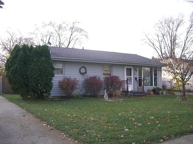 1st image of 7520 Orion St