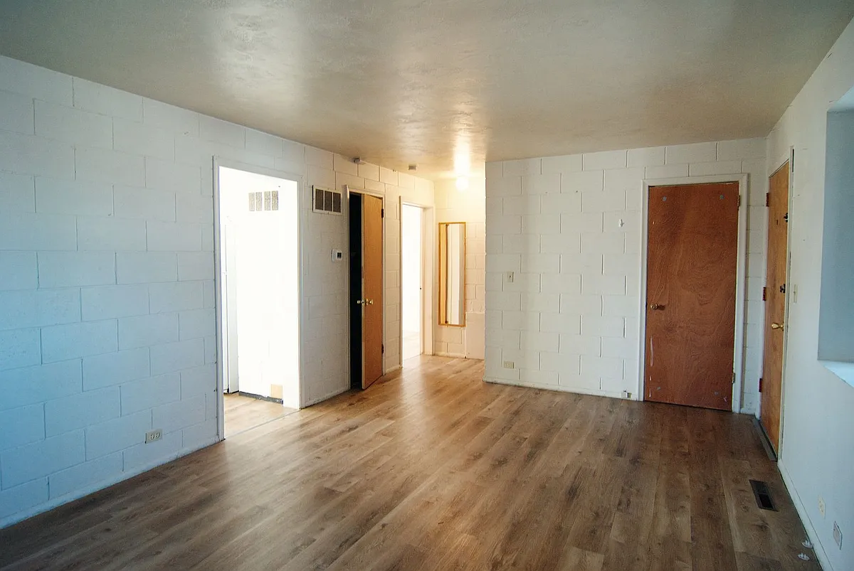 Building Photo - 781 Oxford Dr