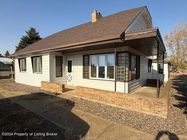 405 Main St, Regent, ND 58650