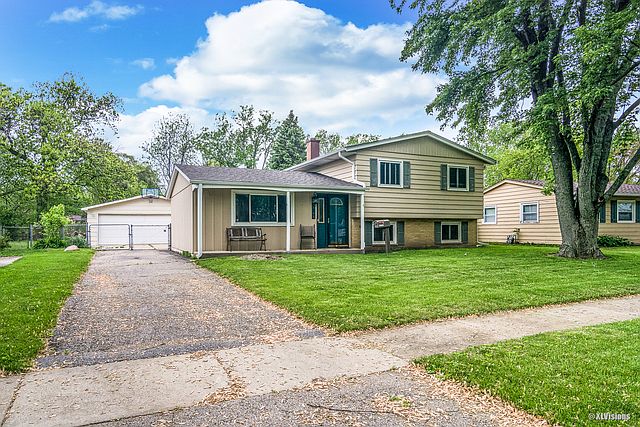 1st image of 36556 N Edgewood Dr