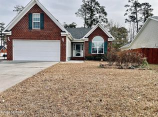 114 Lakeside Green Dr, New Bern, NC 28560