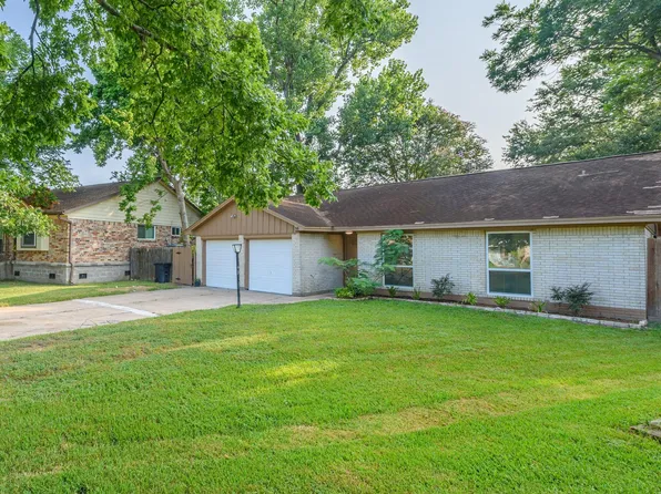 516 Saint Charles St, League City, TX 77573