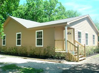 1806 S Canal St, Highlands, TX 77562