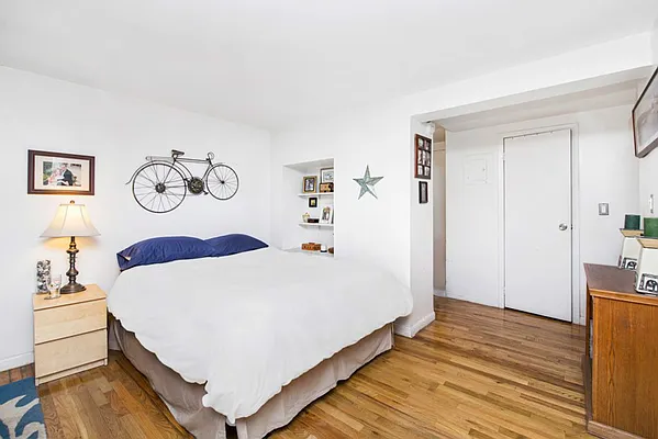 Rented by Keller Williams NYC | media 22