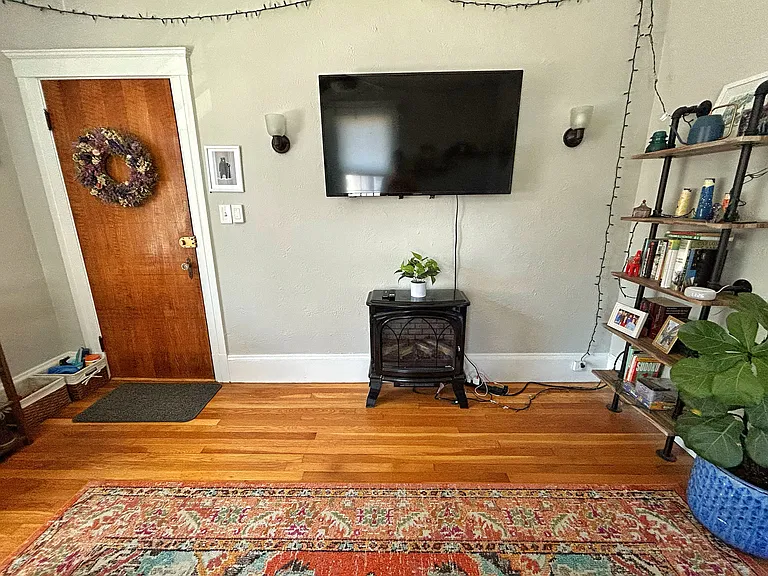 18 Ropes St #2R — Photo 11