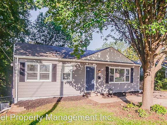 2nd image of 2522 N River Blvd