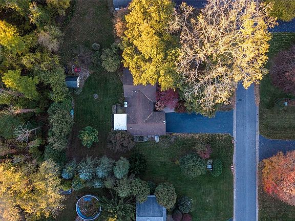 5th image of 1009 Heritage Park Dr