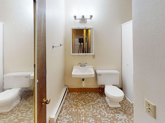 115-E-Studio-Bathroom 115-E-Studio-Bathroom