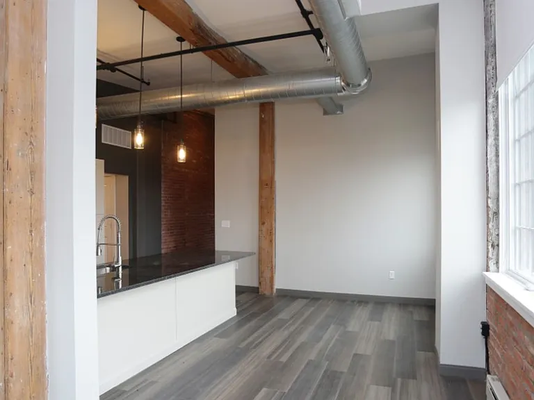 Oak Knitting Mill Apartments Franklin Square Available — Photo 36
