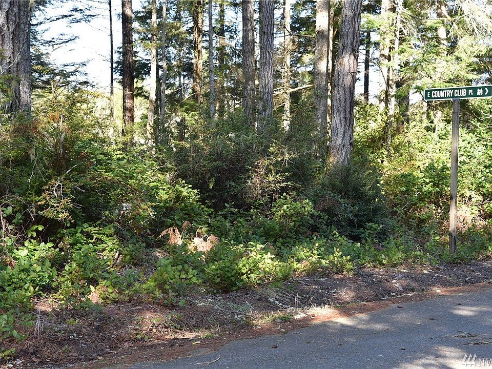 1st image of 121 E Country Club Dr N