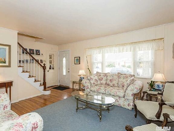 4th image of 6 Greely Sq