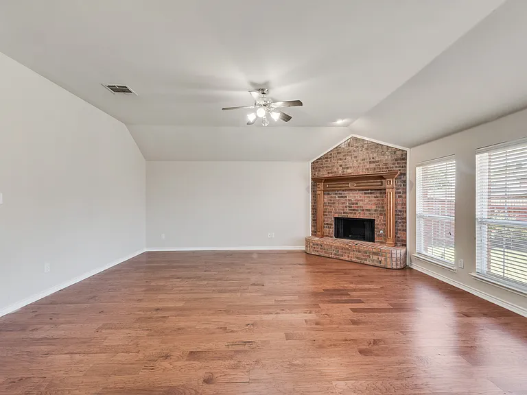 3806 Palace Pl — Photo 13