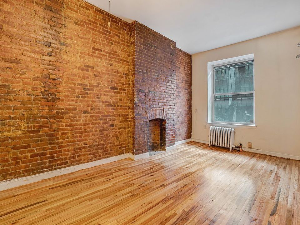 1st image of 323 W 47th St APT 1C
