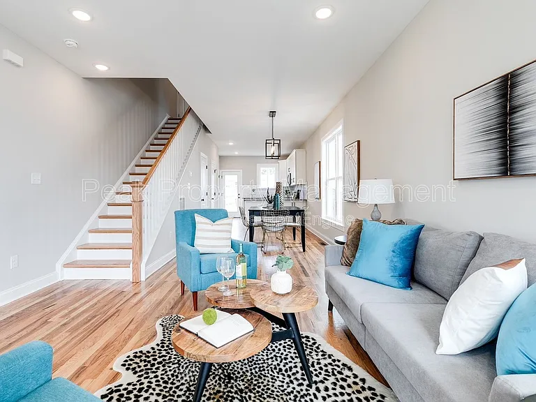 3204 Delaware Ave — Photo 4