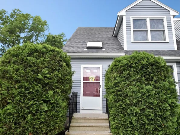 29 Pinecrest Vlg Unit 29, Hopkinton, MA 01748