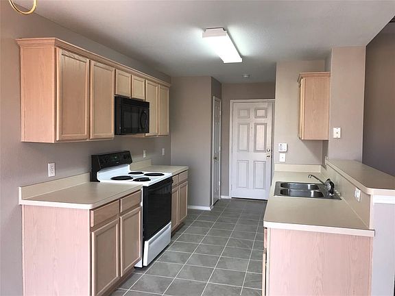4th image of 1821 Crested Butte Dr