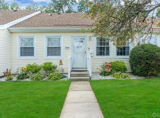 104 Broadgate Ct UNIT B, Freehold, NJ 07728