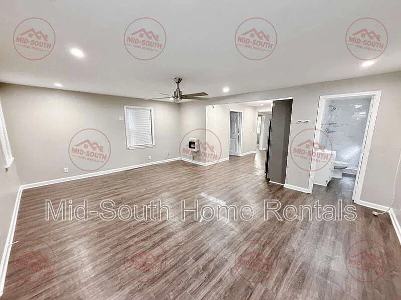 3 bed, 2.0 bath, 912 sqft, $995 — Photo 4