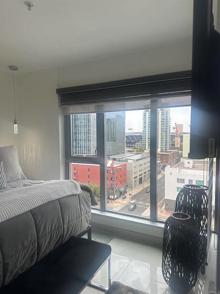 1 bed, 1.0 bath, 679 sqft, $3,600 — Photo 3