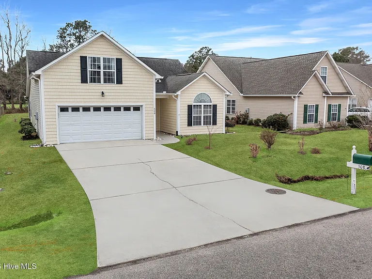 508 Azalea Dr — Photo 2
