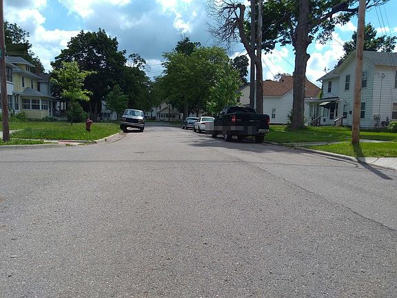 5th image of 520 Hallett St