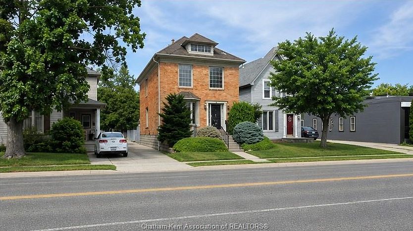 1st image of 257 Saint Clair St