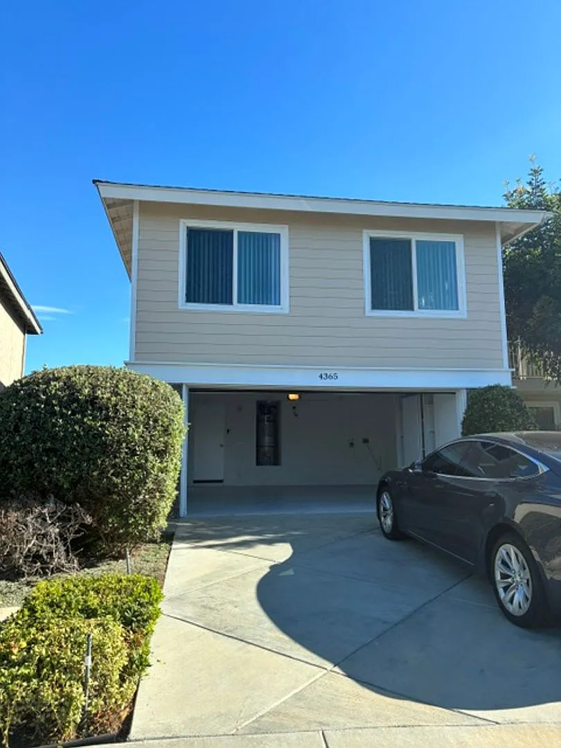 Spacious Fully Remodeled 4-Bedroom Home in Seal Beach — Photo 1