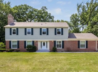 1074 Arcady Dr, Lake Forest, IL
