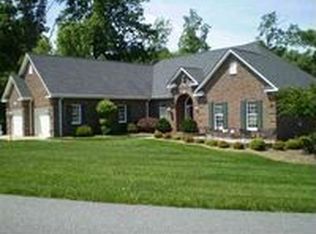 4005 16th St NE, Hickory, NC 28601