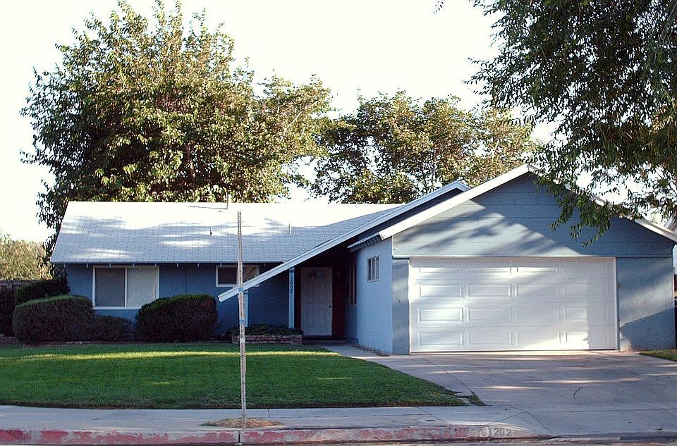 1st image of 1202 W Avenue J8