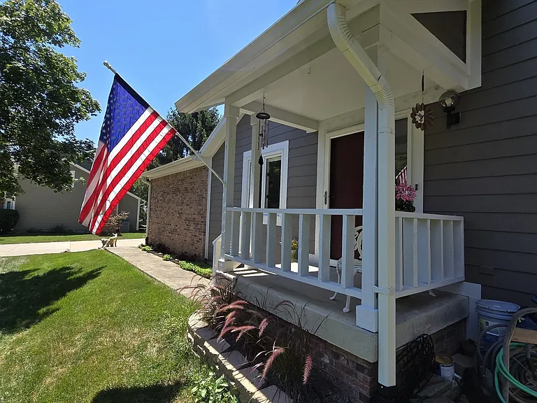 8198 Foxchase Cir — Photo 4