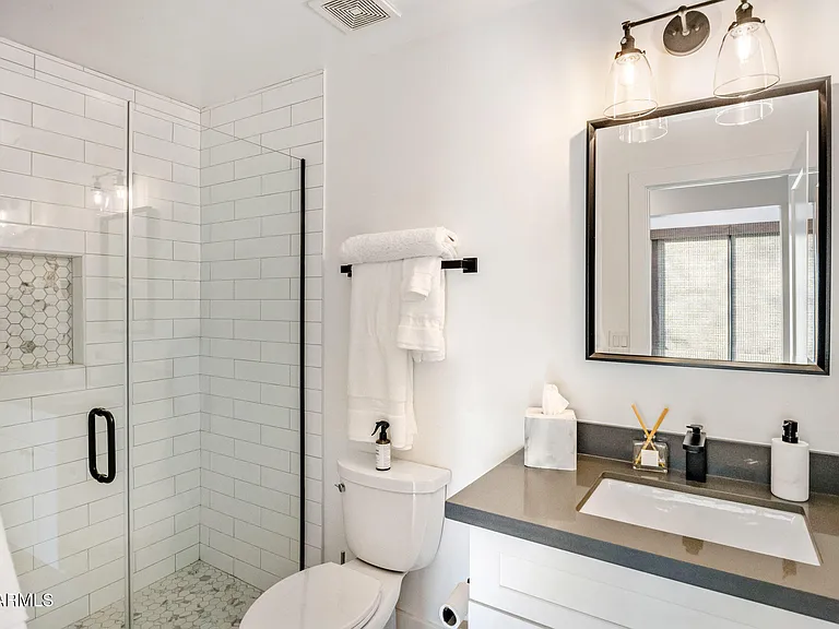 22012 N 84th Pl — Photo 36