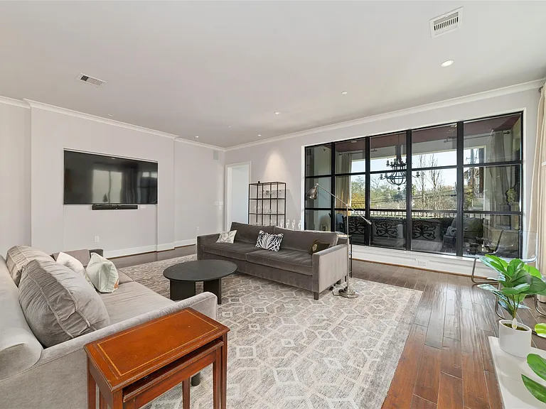 2221 Welch St #201 — Photo 31