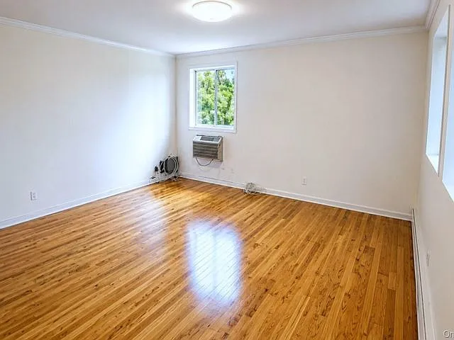 3 bed, 2.0 bath, 1000 sqft, $2,600 — Photo 3