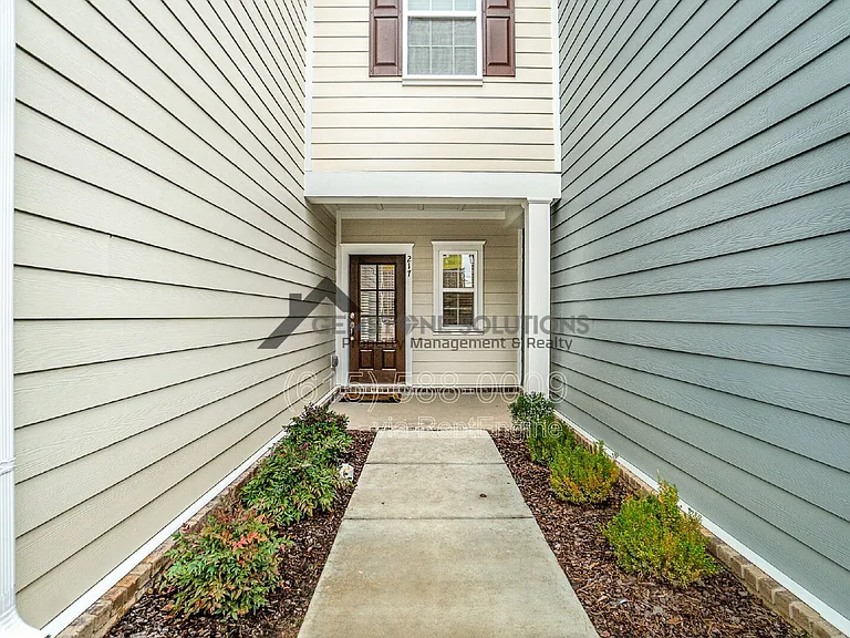 217 Kinsale Dr — Photo 2