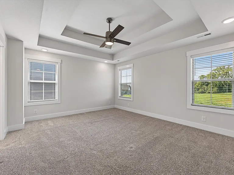 393 Frontier Dr — Photo 19