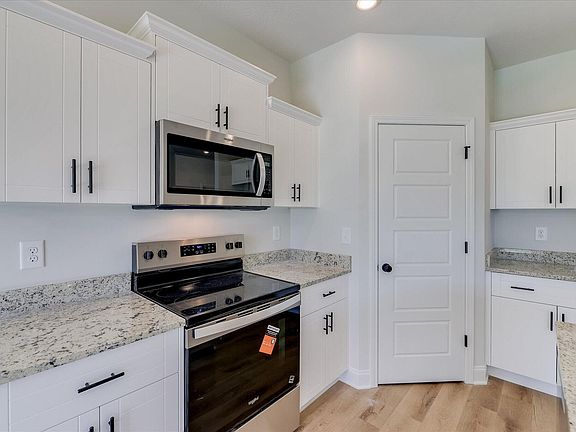 3rd image of 427 Mill Stone Ln