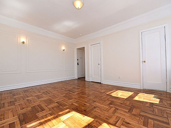4th image of 2680 30th St APT 4l