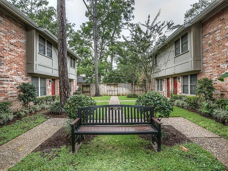 515 Tallowood Rd — Photo 8