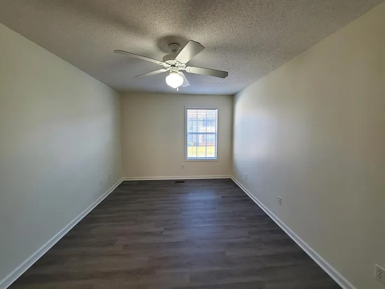 211 Wakefield Way — Photo 28