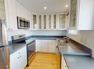 271 Santa Clara Ave #8, Oakland, CA 94610