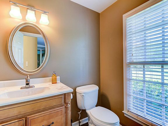 5th image of 15 Apple Blossom Cir