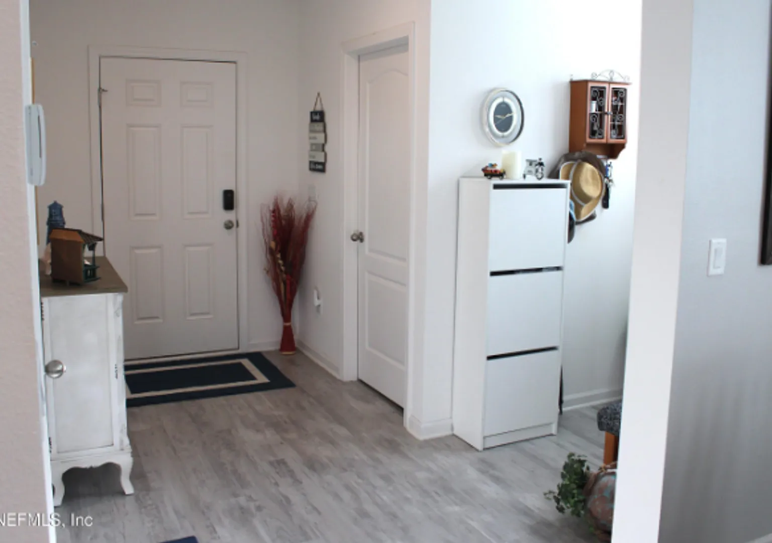 5BR/3.5BA St. Augustine Home with In-Law Suite, Lake View & 3-Car Garage $3,200/mo — Photo 4