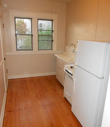 5th image of 313 10th Ave E APT 6