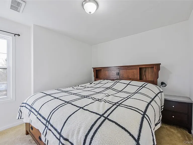 73 Cherry Ave — Photo 15