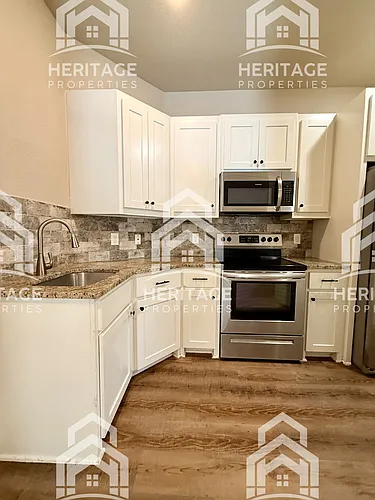 1008 Halsell St #200 Photo 1