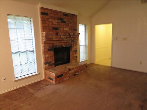 3rd image of 447 Warbler Dr