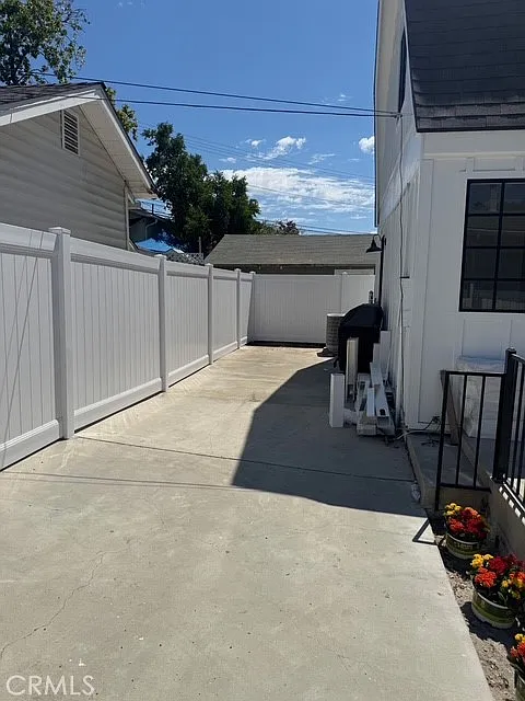 4 bed, 1704 sqft, $5,300 — Photo 3