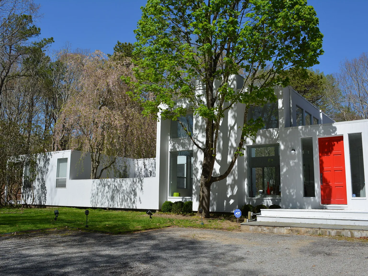 Classic Contemporary — Photo 2