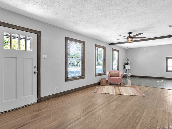 5th image of 401 AERO AVE